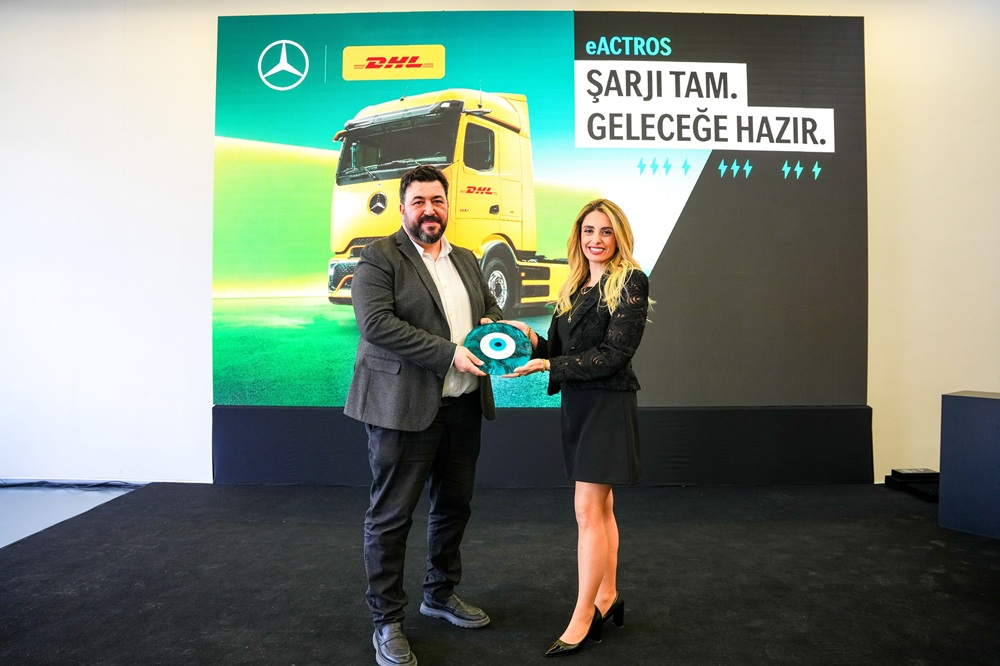 Mercedes-Benz Türk’ten DHL Supply Chain Türkiye’ye 3 Adet Mercedes-Benz eActros 600 Teslimatı
